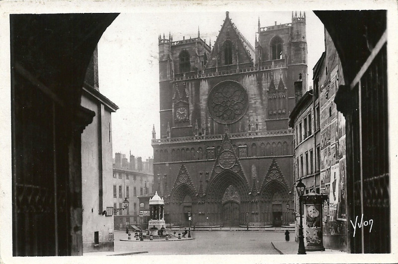 Carte postale ancienne Lyon-St Jean-cp-01 à Lyon