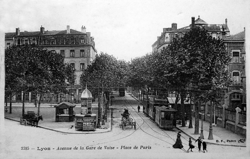 Carte postale ancienne Place-de-paris-vaise-1920 à Lyon