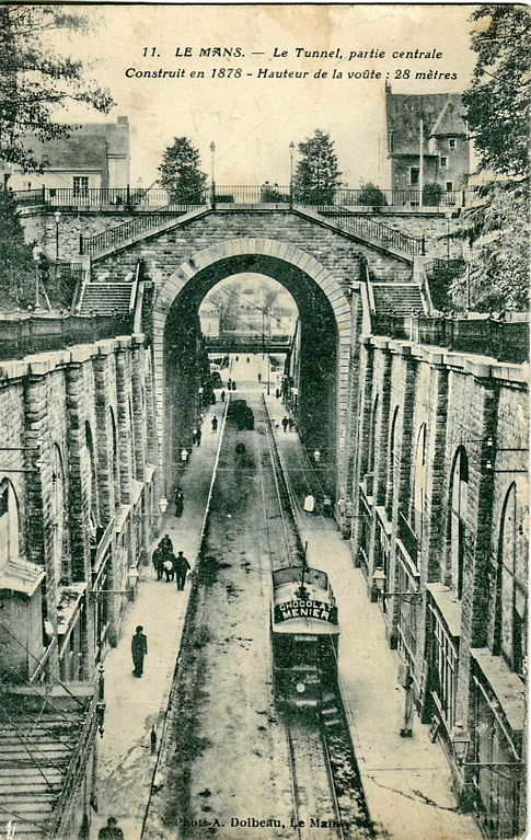 Carte postale ancienne Dolbeau 11 - Le Mans - Le Tunnel, parie centrale - Construit en 1878 - Hauteur de la voute 28 m au Mans