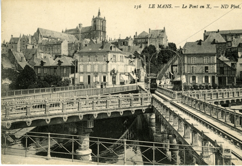 Carte postale ancienne Le Mans, pont en X 3 au Mans