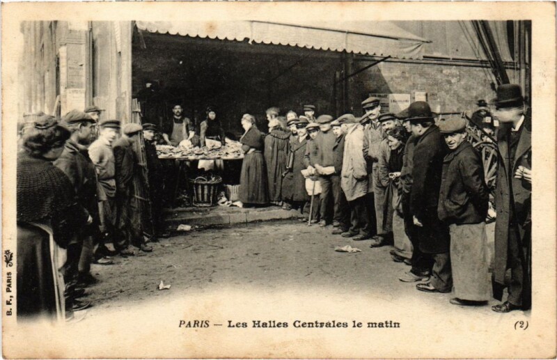 Carte postale ancienne Les Halles Centrales le matin à Paris 1er