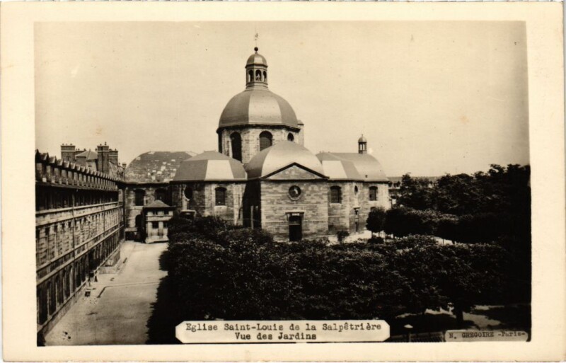 Carte postale ancienne Eglise Saint-Louis de la Salpêtrière - Vue des Jardins à Paris 13e