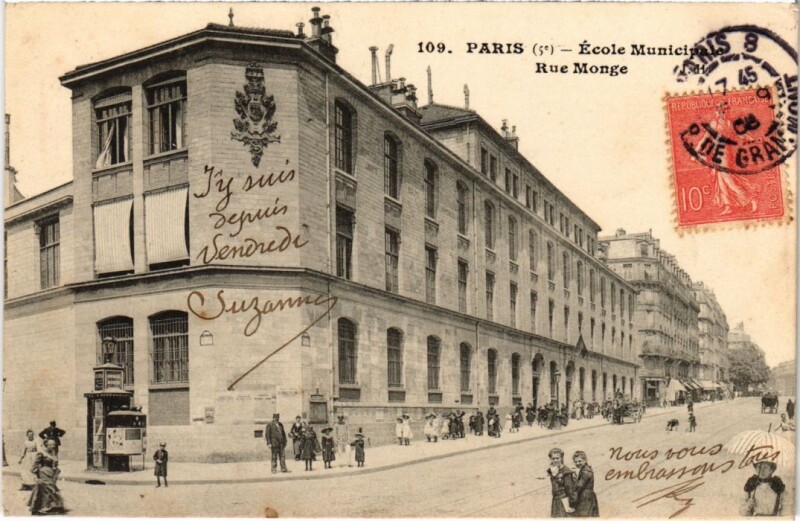 Carte postale ancienne Paris 5e Ecole Municipale Rue Monge à Paris 5e