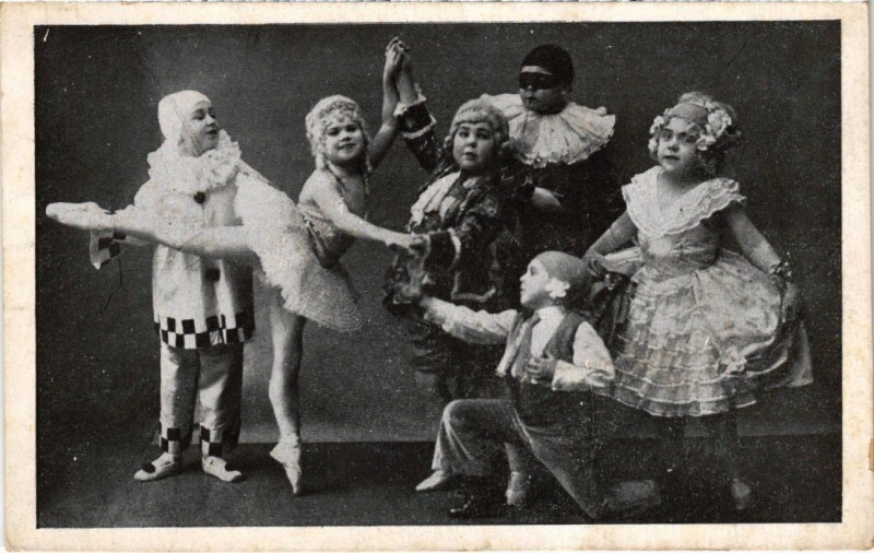 Carte postale ancienne Paris 9e Casino de Paris Troupe Lilliputions Russes Katia à Paris 9e