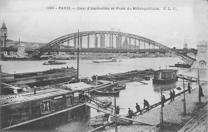 Carte postale ancienne Quai d'Austerlitz et Pont du Métropolitain à Paris 13e