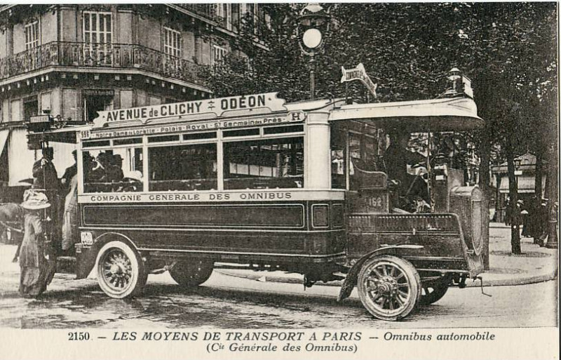 Carte postale ancienne Paris Les Moyens De Transport A Paris Omnibus Automobile à Paris