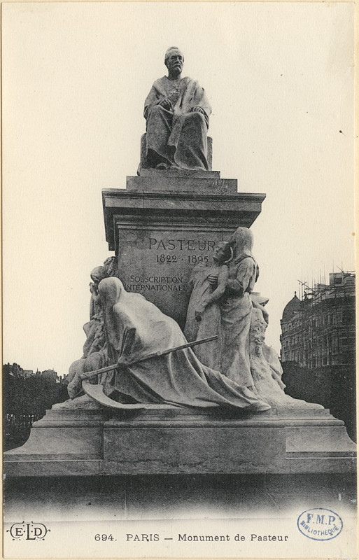Carte postale ancienne Monument de Pasteur à Paris 15e