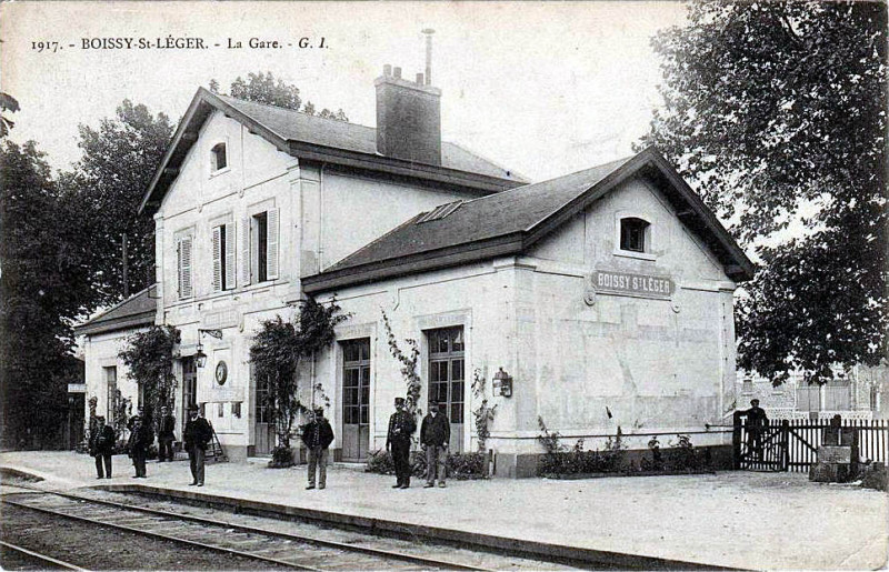 Carte postale ancienne Boissy-Saint-Leger - La gare