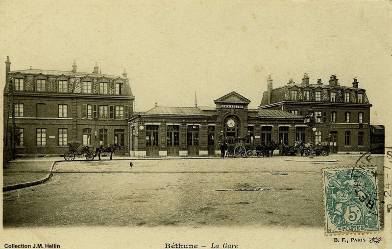 Carte postale ancienne Gare de Béthune, pictured in postcard