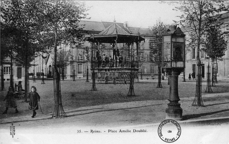 Carte postale ancienne B-514546101 Ico BMR57 020 place amélie Doublié