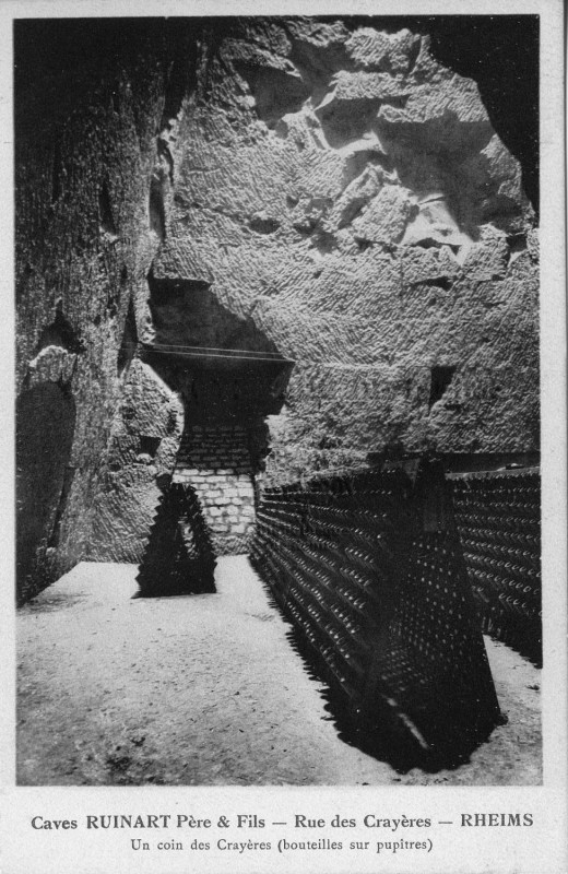 Carte postale ancienne Champagne Ruinart caves 6