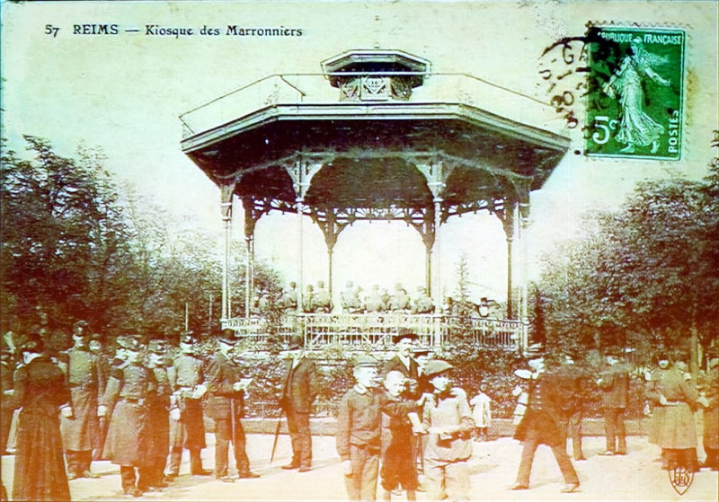Carte postale ancienne Kiosque des maronniers 45483