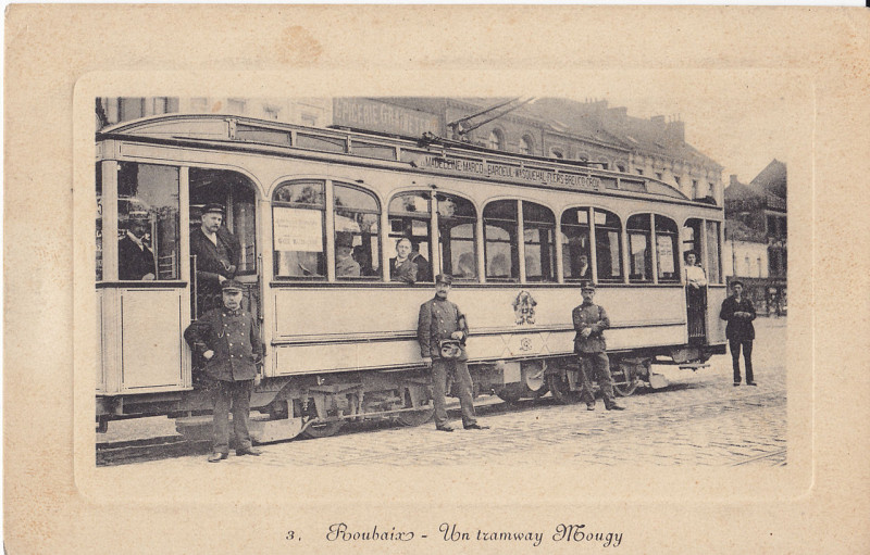 Carte postale ancienne Un tramway Mougy à Roubaix