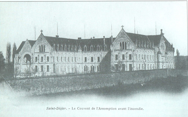 Carte postale ancienne Couvent de l'assomption 1900 01