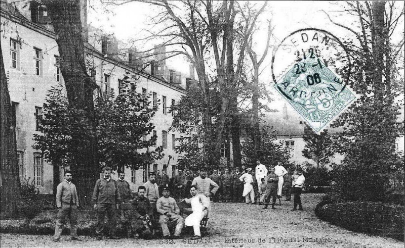 Carte postale ancienne Intérieur de l'hôpital militaire
