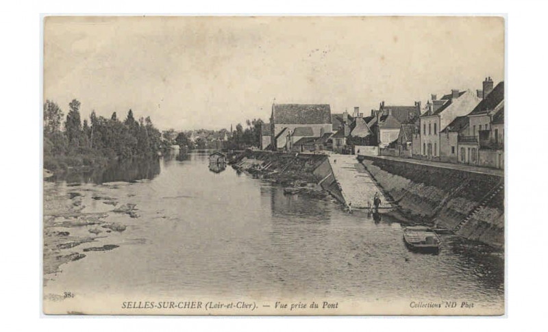 Carte postale ancienne Cartes postales de la collection des Archives départementales (FRAD041 6 FI) - 6 Fi 242-30 Vue prise du pont