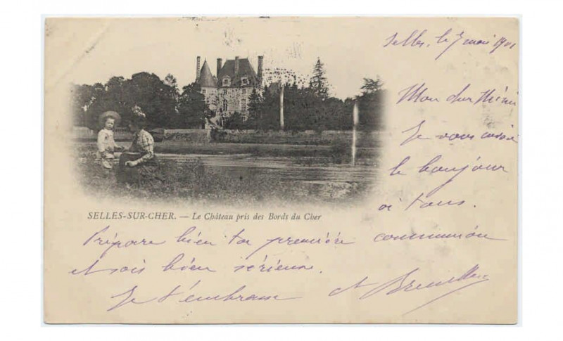 Carte postale ancienne Cartes postales de la collection des Archives départementales (FRAD041 6 FI) - 6 Fi 242-53 Le château pris des bords du Cher