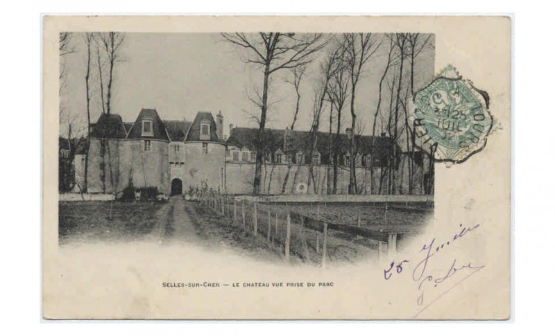 Carte postale ancienne Cartes postales de la collection des Archives départementales (FRAD041 6 FI) - 6 Fi 242-57 Le château, vue prise du parc