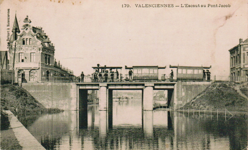 Carte postale ancienne L'Escaut au Pont Jacob à Valenciennes