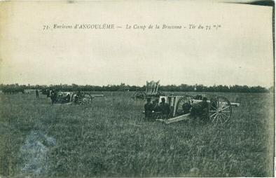 Carte postale ancienne 16-Camp de la Braconne-Angoulême-Tir au 75 mm-1916