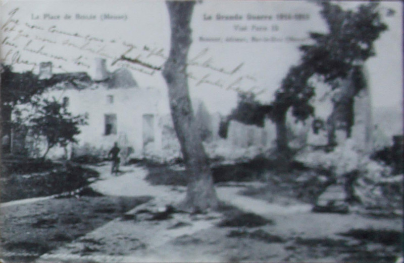 Carte postale ancienne La place de Bislée La Grande Guerre 1914-1915