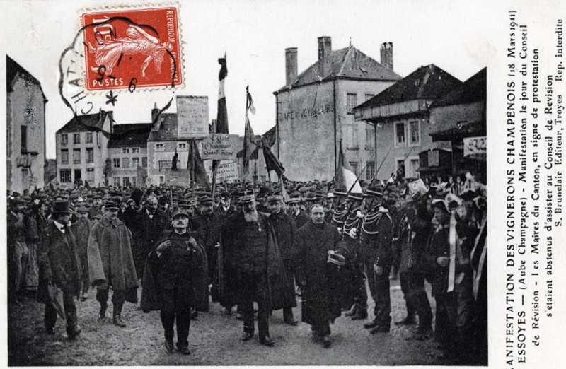 Carte postale ancienne Essoyes manifestation des vignerons