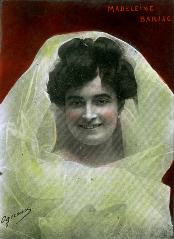 Carte postale ancienne Madeleine Barjac, edit
