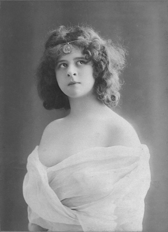 Carte postale ancienne Elise de Vère
