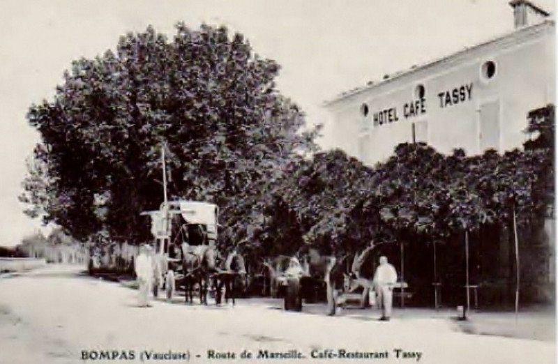 Carte postale ancienne Caumont auberge de Bonpas