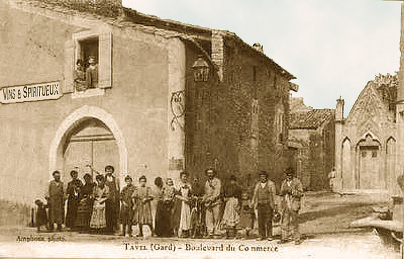 Carte postale ancienne Tavel Boulevard du Commerce