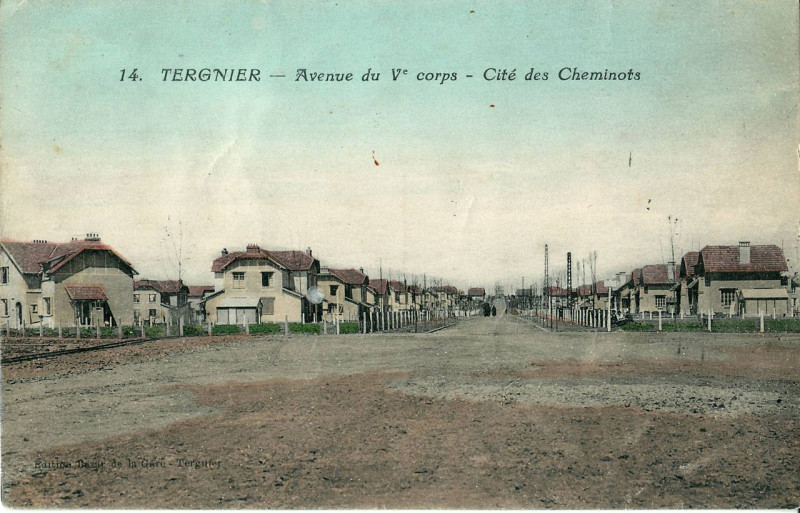 Carte postale ancienne Bazar de la Gare 14 - Tergnier - Avenue du Ve corps - Cité des Cheminots