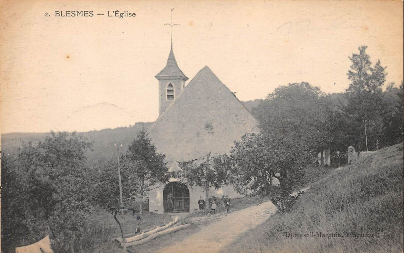 Carte postale ancienne Blesmes - Eglise Saint Cyr vue de face