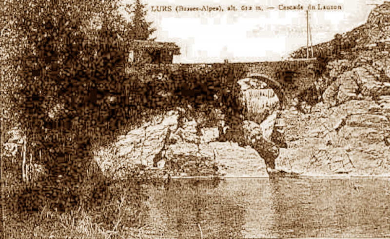 Carte postale ancienne Lurs cascade