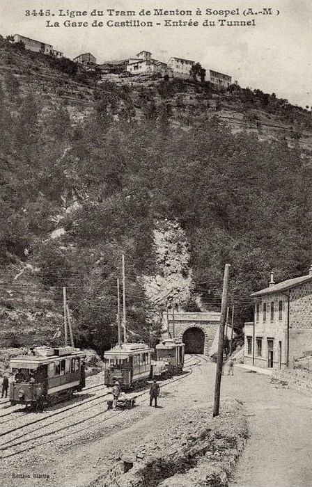 Carte postale ancienne Gare de Castillon du tramway de Menton à Sospel à Castillon
