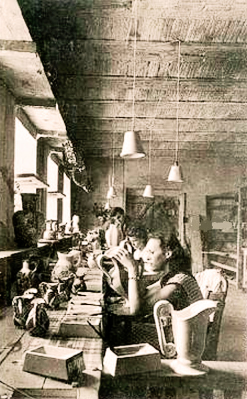 Carte postale ancienne Vallauris atelier de potier