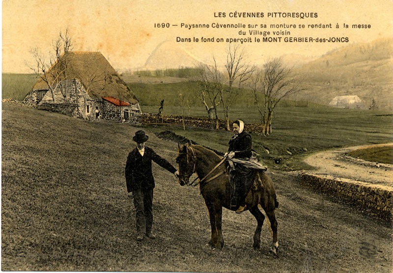 Carte postale ancienne 01 Paysans et chaumière en Ardèche