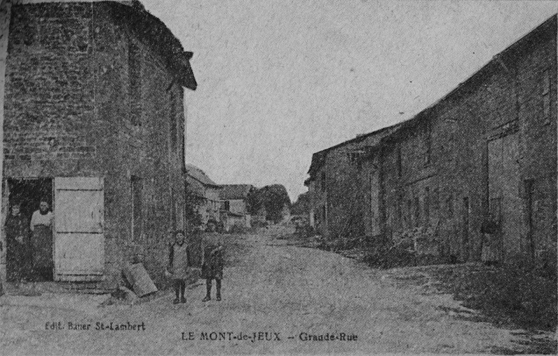 Carte postale ancienne Cp 08500 le mont de jeux grande rue