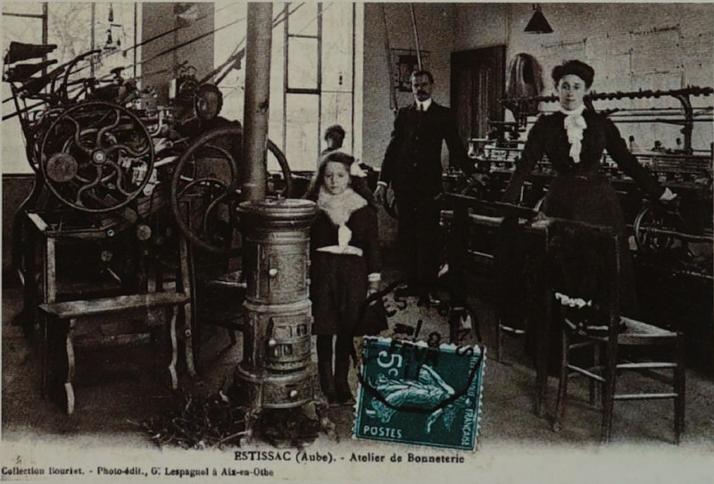 Carte postale ancienne EStissaC atelier bonneterie 77558