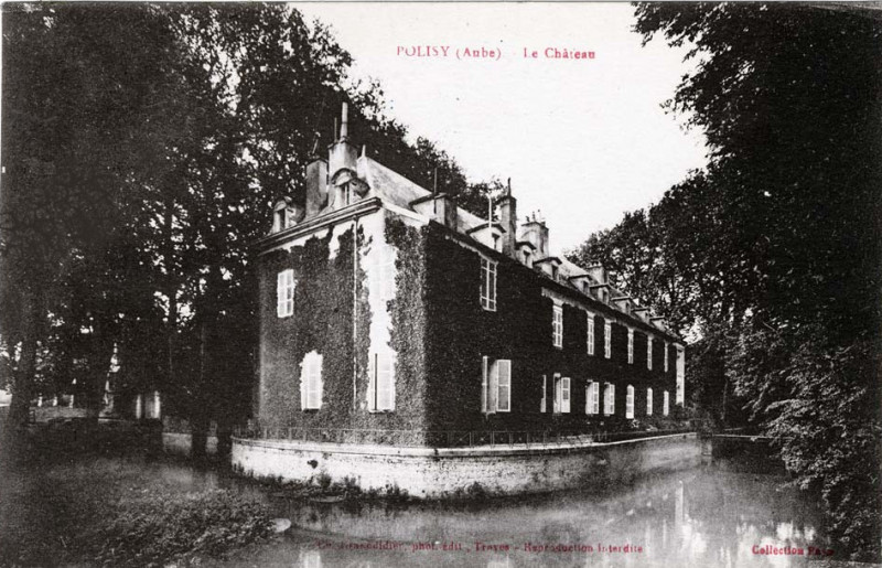 Carte postale ancienne Polisy chateau et douves 5212