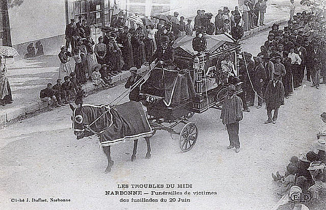 Carte postale ancienne Funérailles des victimes des fusillades du 20 juin