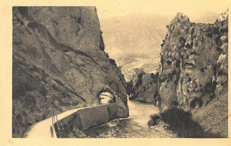 Carte postale ancienne Pierre Lys - Trou du cure