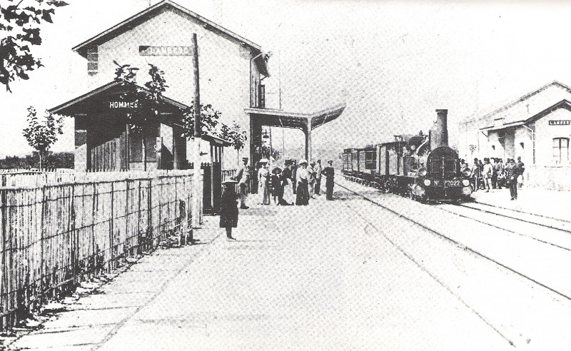 Carte postale ancienne Gare de Lambesc au début du XXe s.
