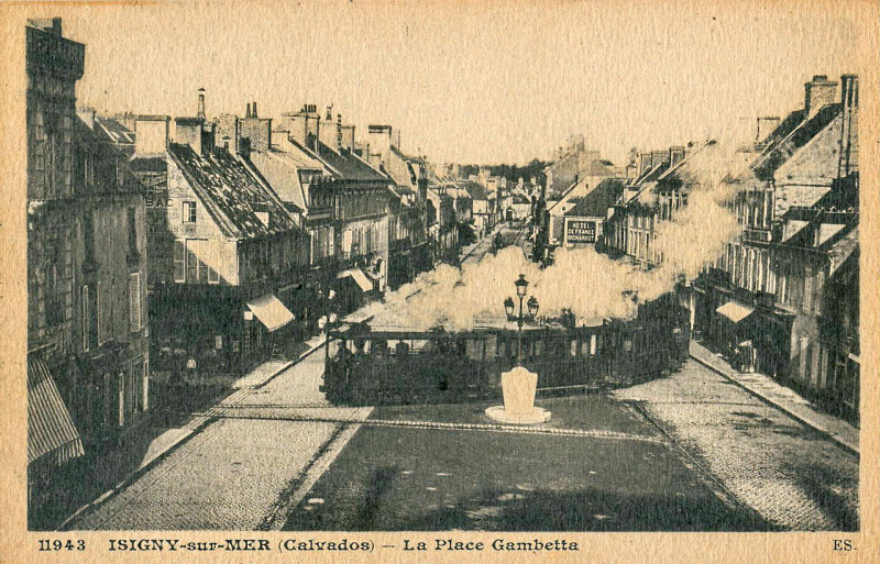 Carte postale ancienne Es 11943 - Isigny-Sur-Mer - La Place Gambetta
