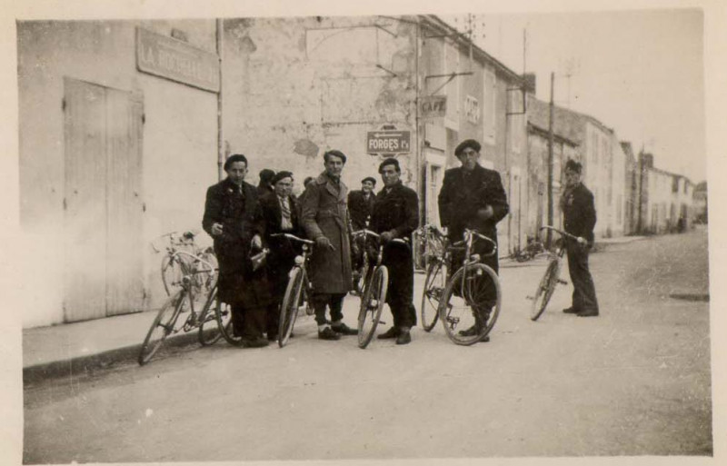Carte postale ancienne Puydrouard 1940- 21