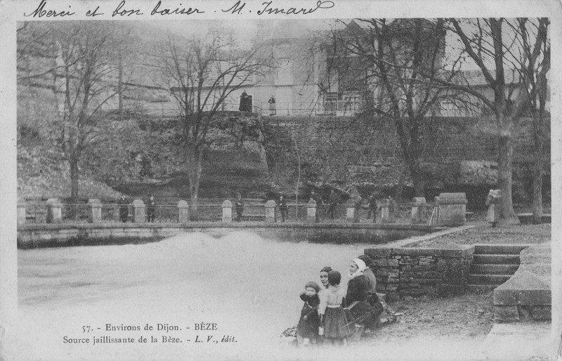 Carte postale ancienne Beze - source jallissante