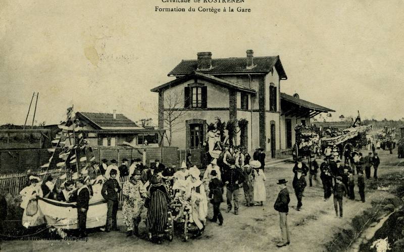 Carte postale ancienne Rb-rostrenen-cortege