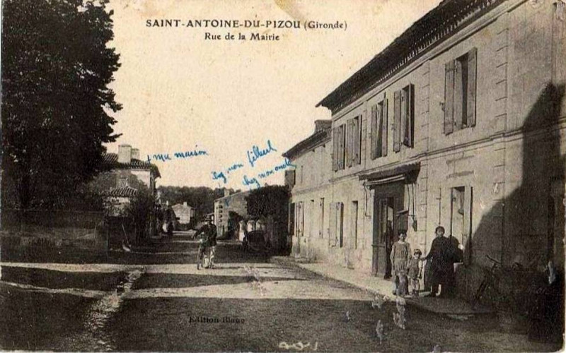 Carte postale ancienne Le Pizou - bourg