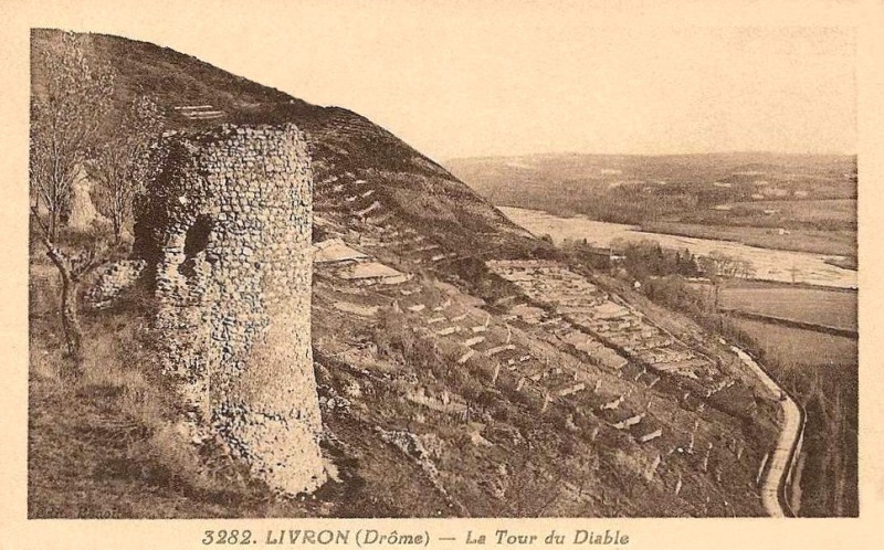 Carte postale ancienne Aoc Brézème la Tour du Diable