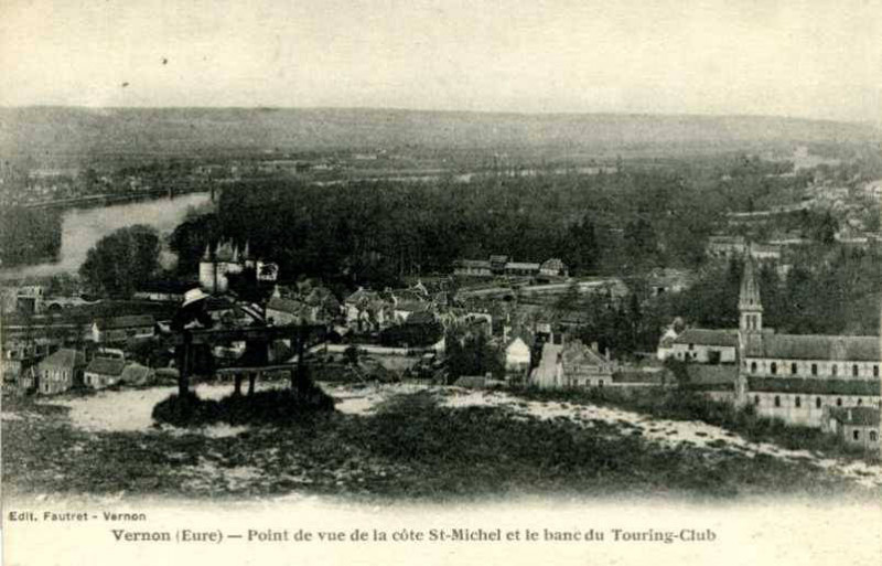 Carte postale ancienne Vernon (Eure), Point de vue de la cote St Michel et la banc du Touring Club (Point of view of the... (NBY 4256)