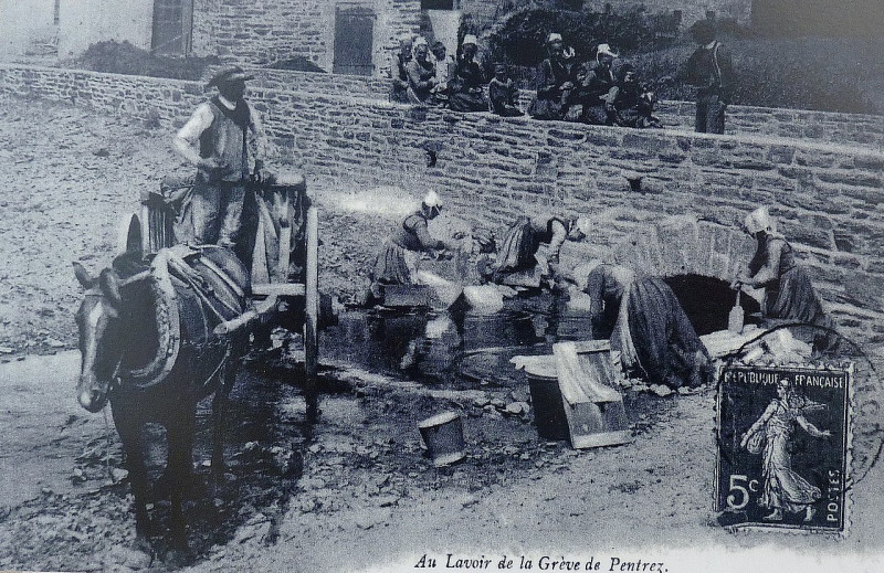 Carte postale ancienne 215 Saint-Nic à Saint-Nic
